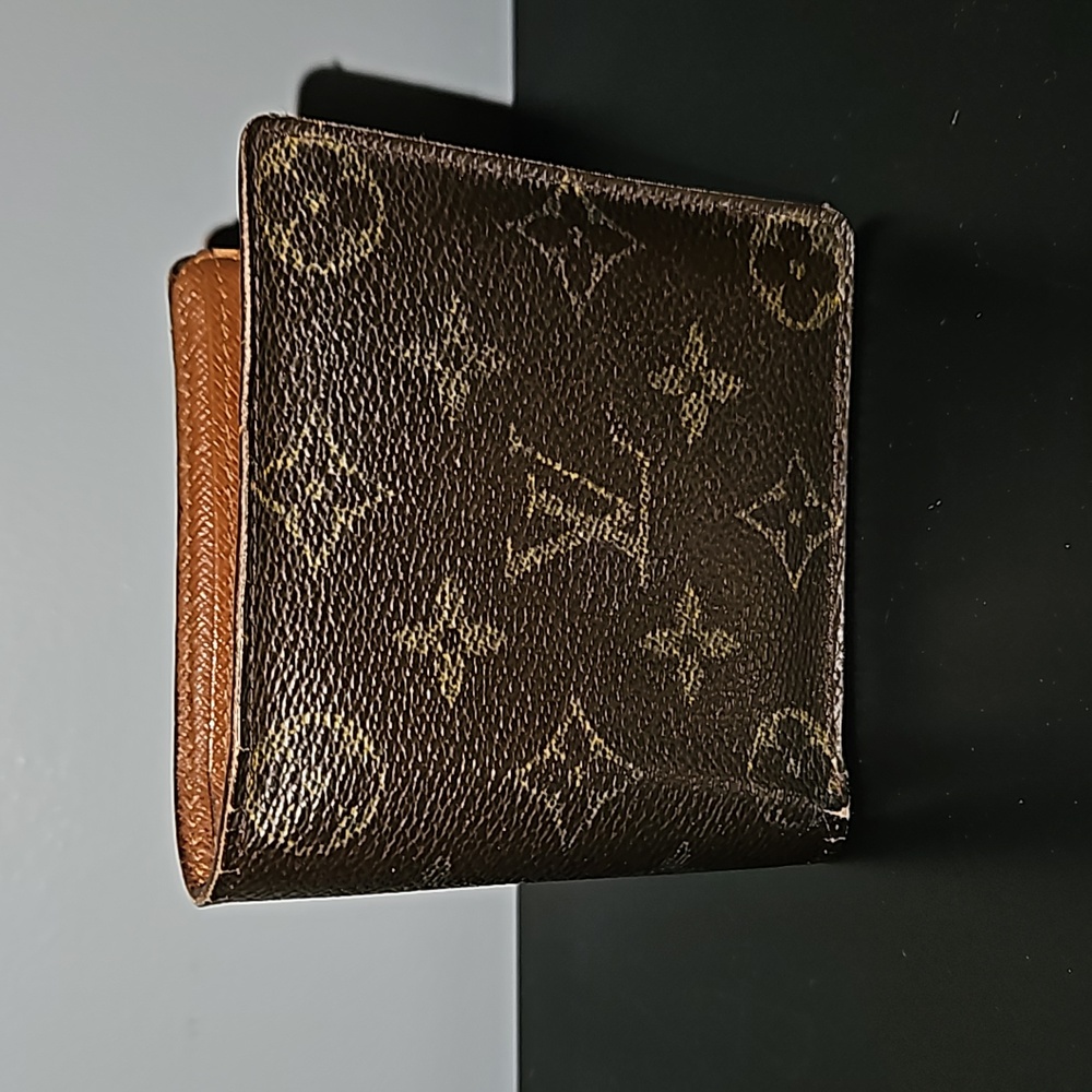 LV BI FOLD WALLET